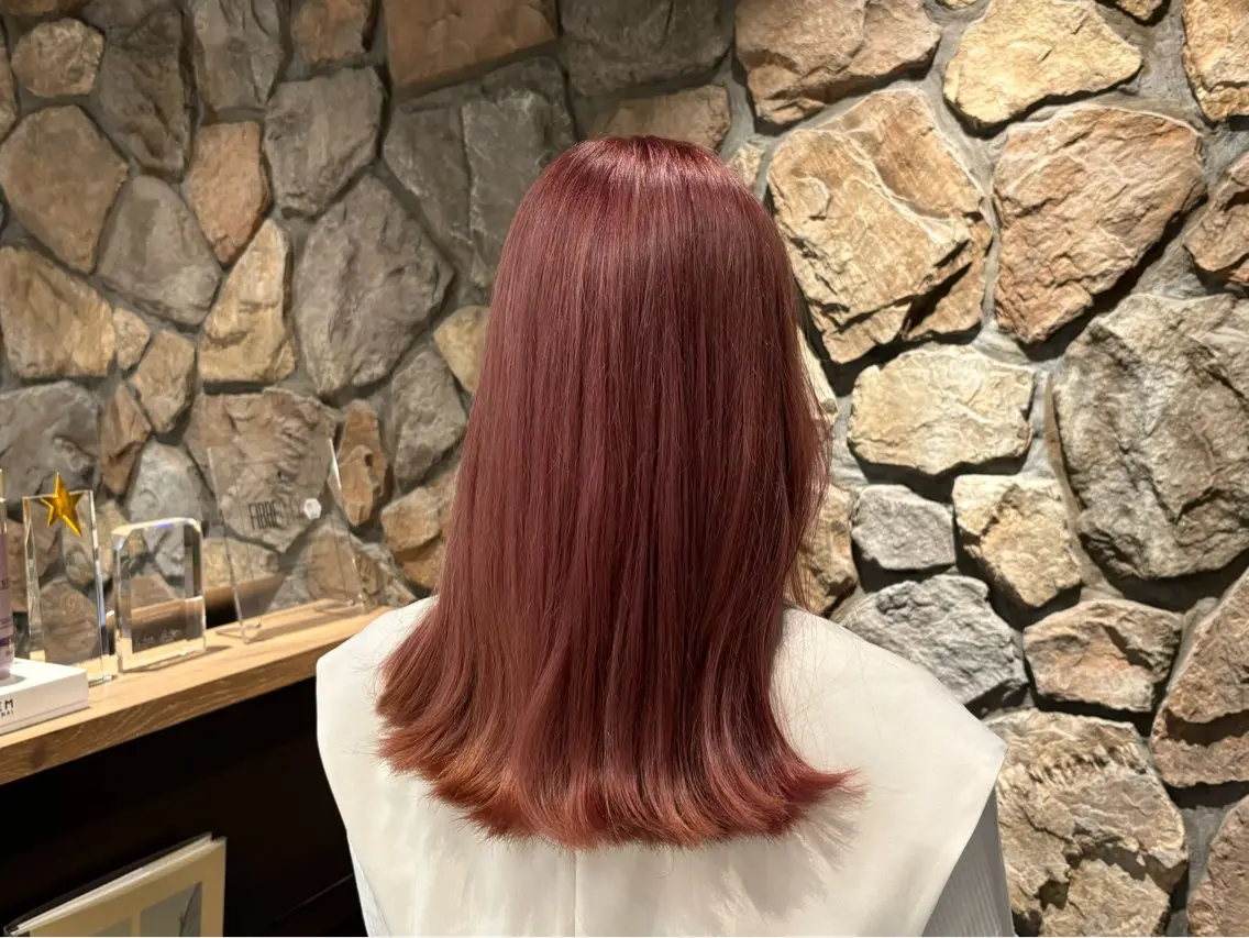 セミロング ヘアカラー 小玉 唯依のヘアスタイル