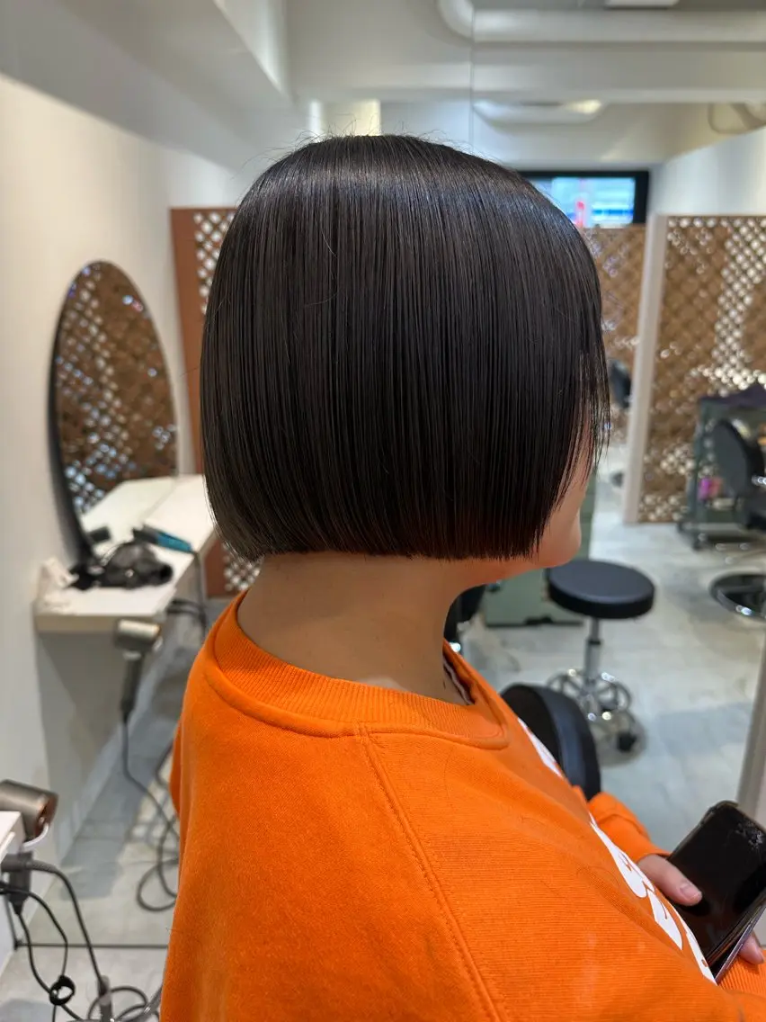 ショート 切りっぱなしボブ ボブ ショートヘア カット ヘアカラー トリートメント AYAKA 下北沢suuのヘアスタイル