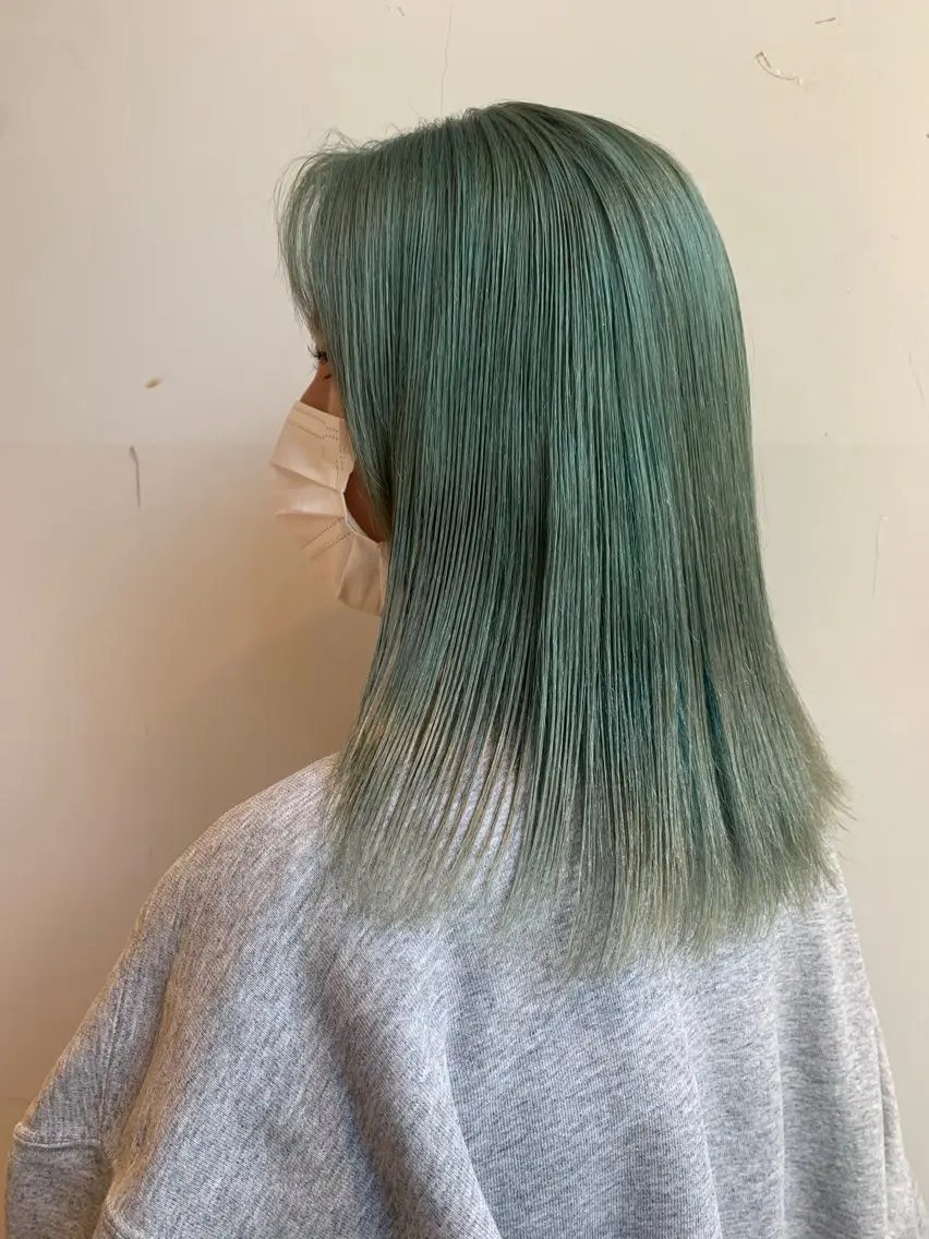 ミディアム カラー アッシュ アッシュブラウン ブリーチ ブラウンカラー ケアブリーチ ヘアカラー トリートメント ヘアセット レイヤー専門家 ダブルカラー修のヘアスタイル
