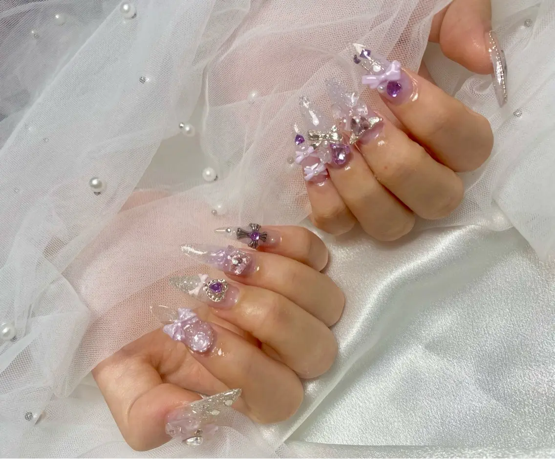 ネイル フラッシュネイル フレンチネイル グラデーション キラキラネイル 韓国ネイル ハンドネイル Hy nailsのネイルデザイン