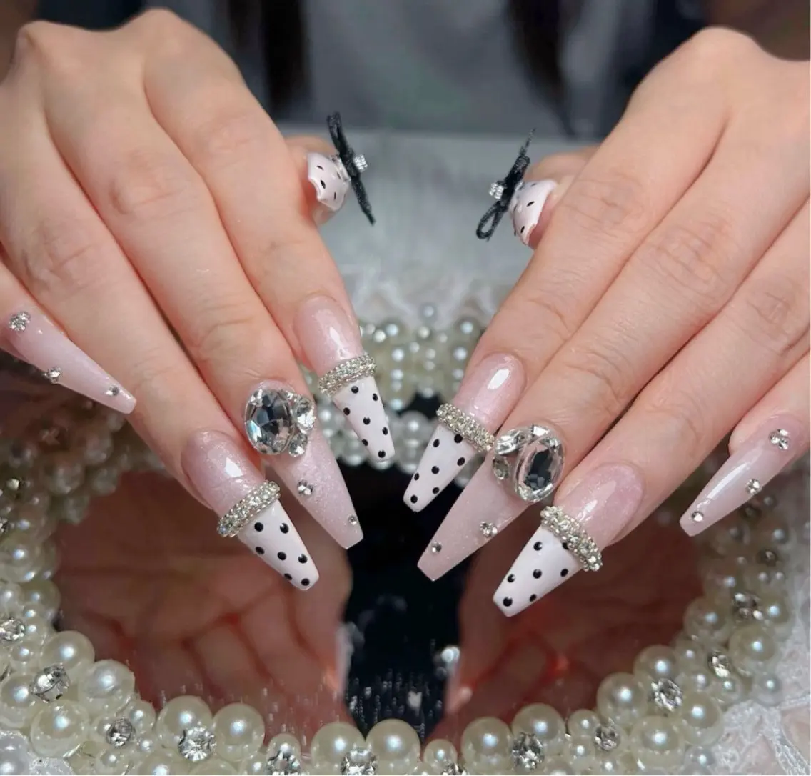 ネイル アートネイル ボルドー フレンチネイル ジェルネイル 氷ネイル・うるうるネイル ハンドネイル Julie NailSalonのネイルデザイン