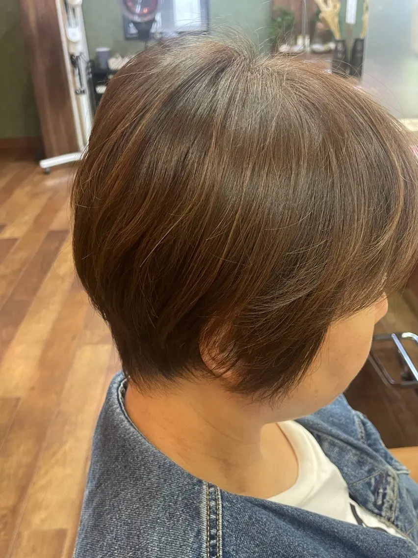 ショート カラー ハイライトカラー ハイライト 森 彩由奈のヘアスタイル