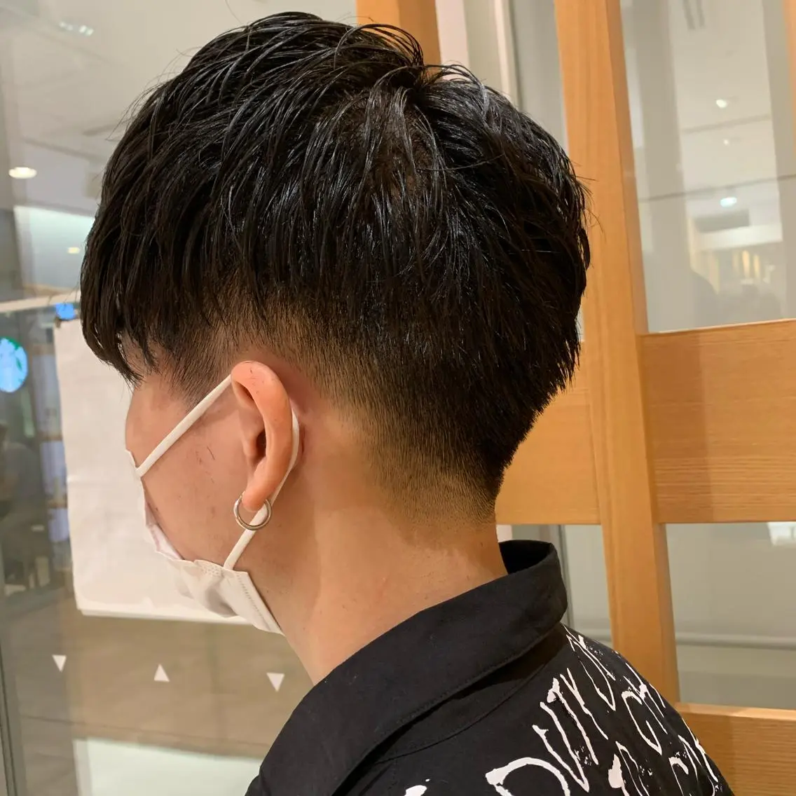 ショート ARMONY秋山輝也 コテ巻き風パーマ特化のヘアスタイル