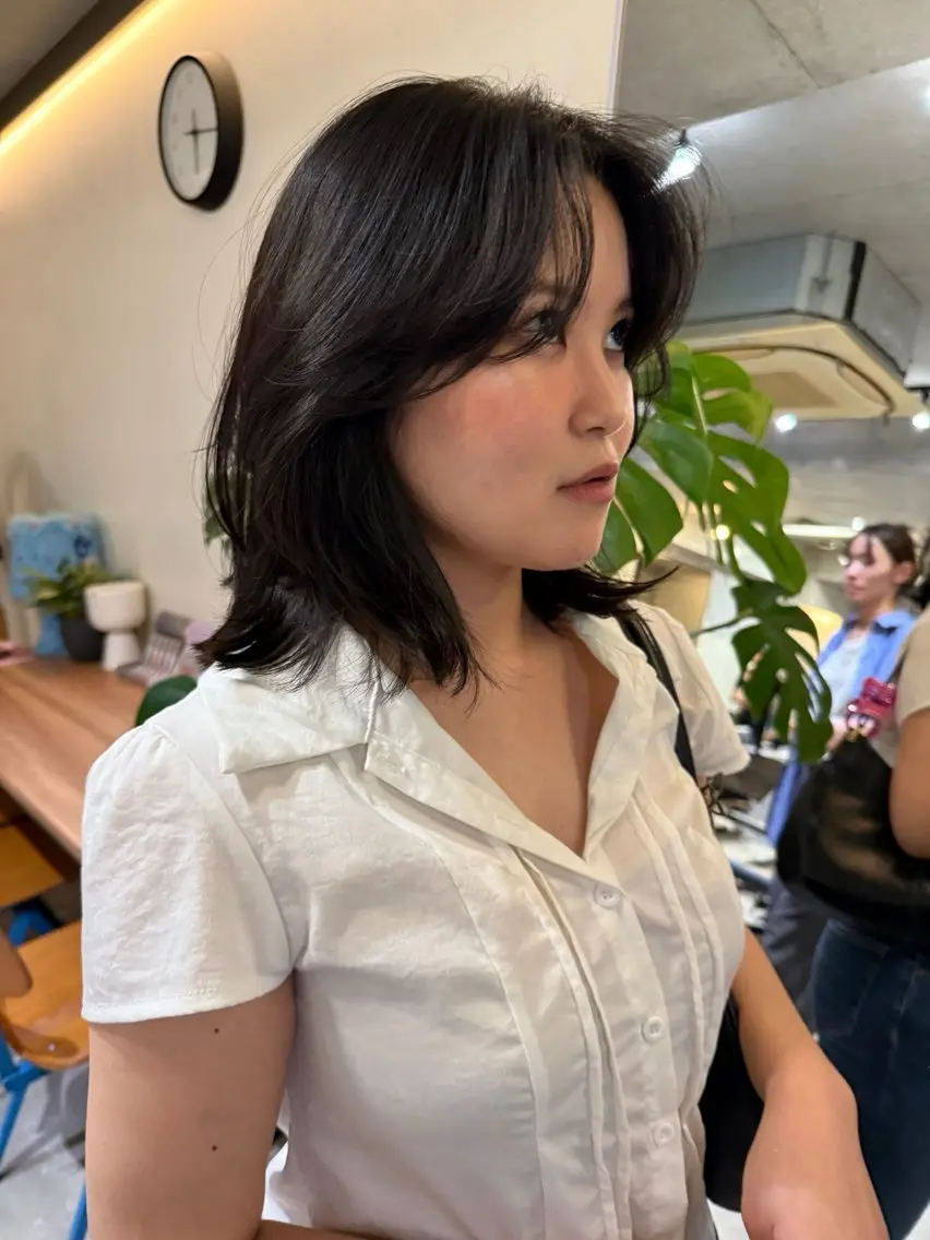 ミディアム レイヤーカット カット ヘアカラー レイヤーカット\ウル フ　chinatsuのヘアスタイル