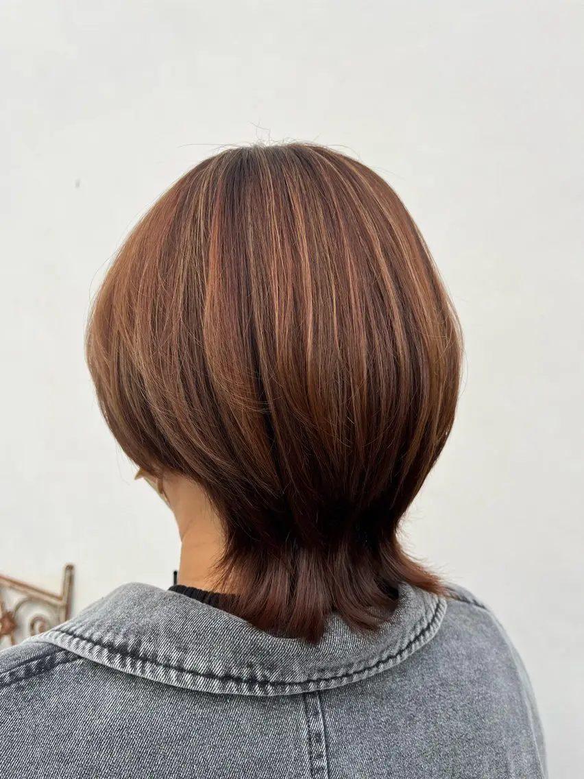 ショート オレンジブラウン ハイライト 小久保 あかりのヘアスタイル