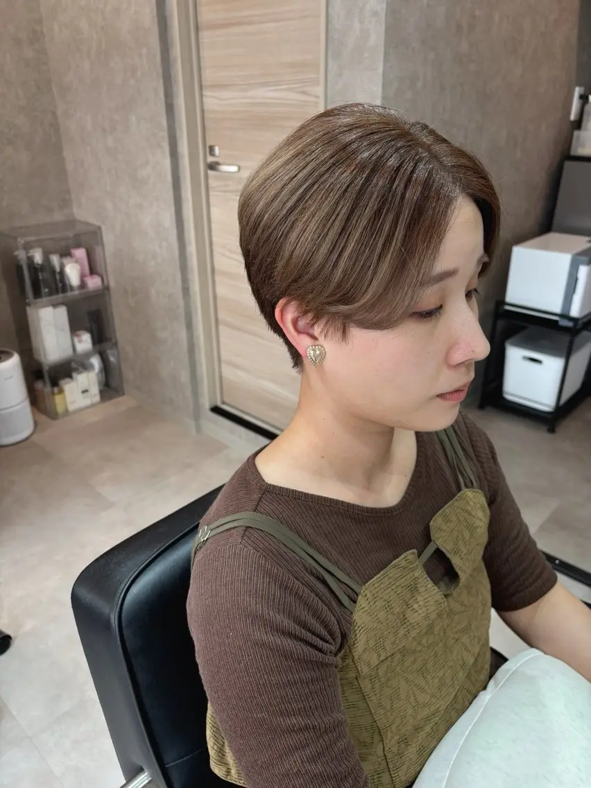 ショート カラー ベージュカラー ショートヘア カット ヘアカラー Mina Akiyamaのヘアスタイル