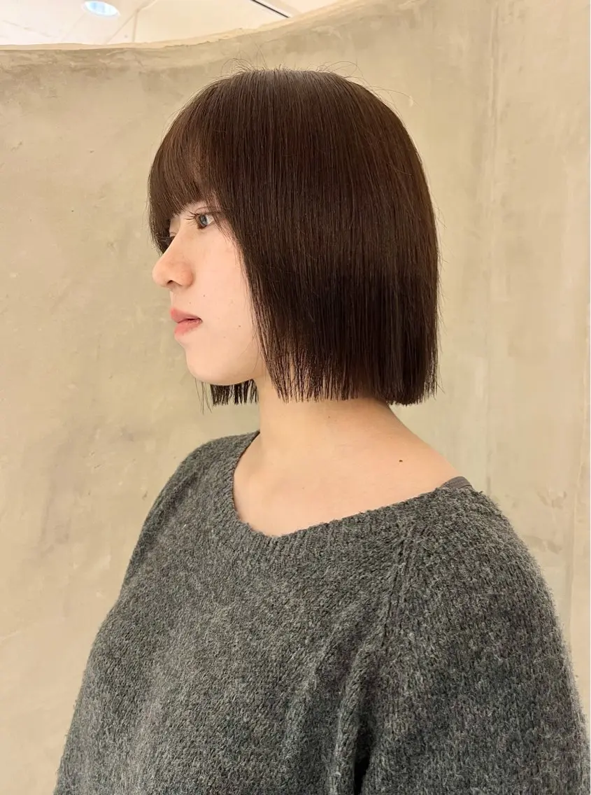 ミディアム カラー 切りっぱなしボブ ボブ カット ヘアカラー トリートメント 切りっぱなしボブ/ 艶カラー/綾莉のヘアスタイル