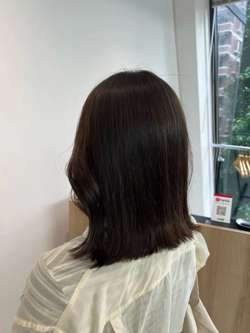 ミディアム カラー 小森聖奈 韓国風レイヤーカットのヘアスタイル
