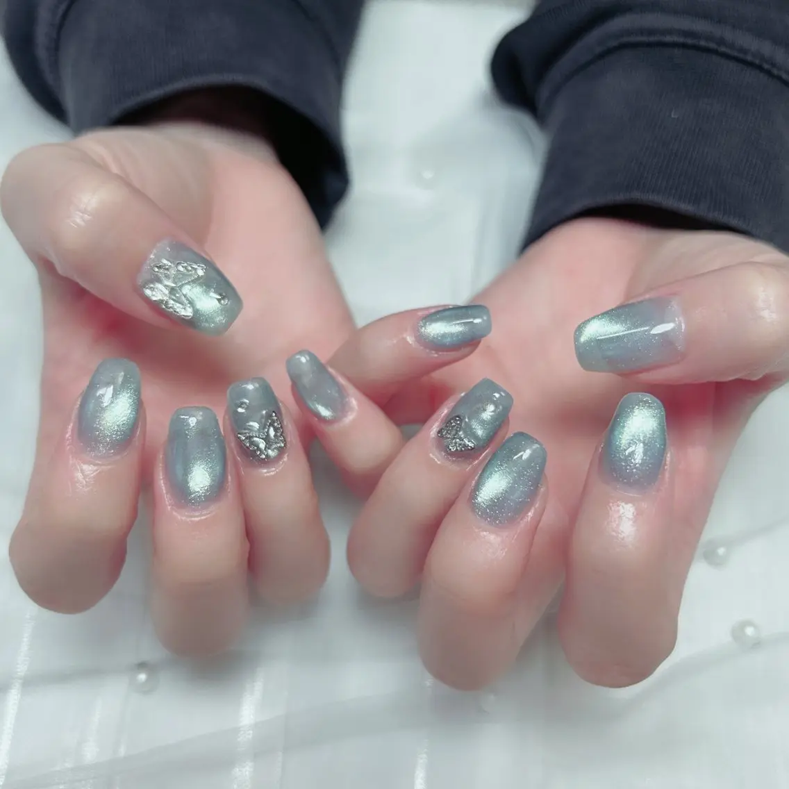 ネイル オーロラネイル フラワーネイル フレンチネイル キラキラネイル ラメ(グリッター) ハンドネイル Cute Tips nailのネイルデザイン