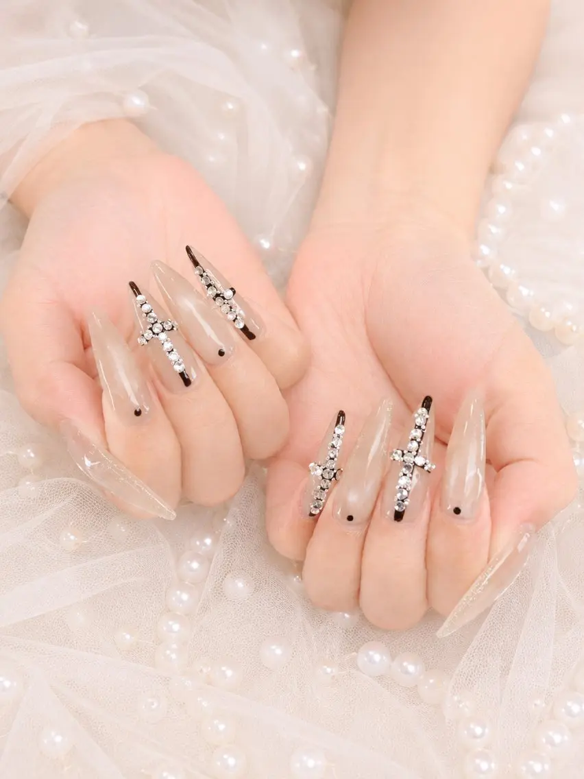 ネイル 長さ出し ジェルネイル キラキラネイル 韓国ネイル ロングネイル ハンドネイル ハンドケア min nail salonのネイルデザイン