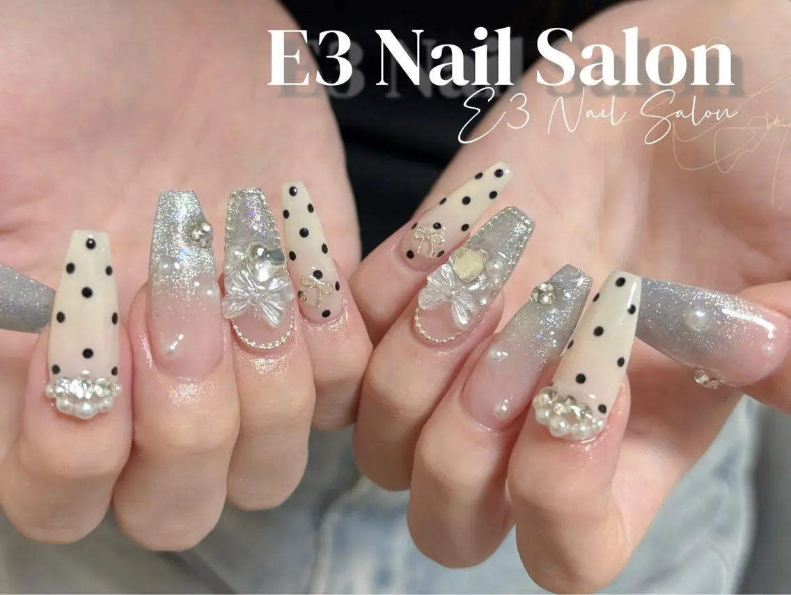 ネイル 桜ネイル フレンチネイル ジェルネイル ガラスフレンチ グラデーション ハンドネイル E3 Nail Salonのネイルデザイン