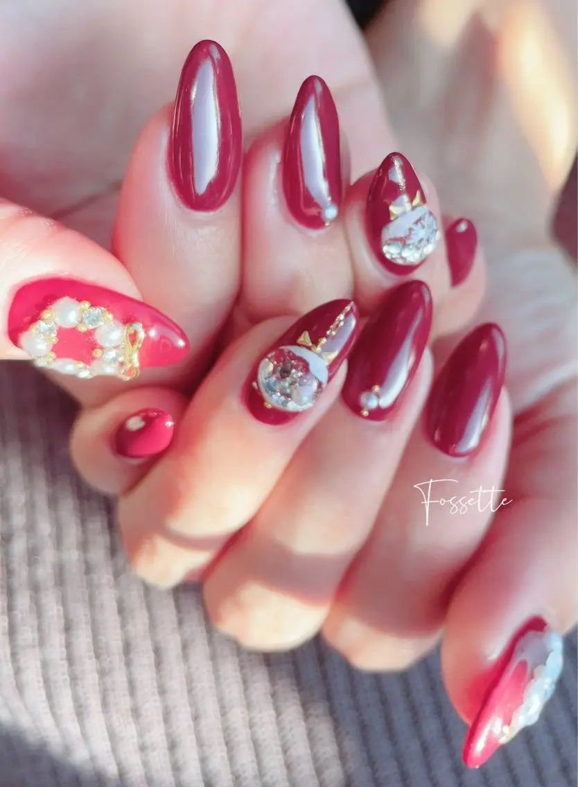 ネイル ボルドー 赤色 冬ネイル クリスマス ハンドネイル nailsalon Fossetteのネイルデザイン