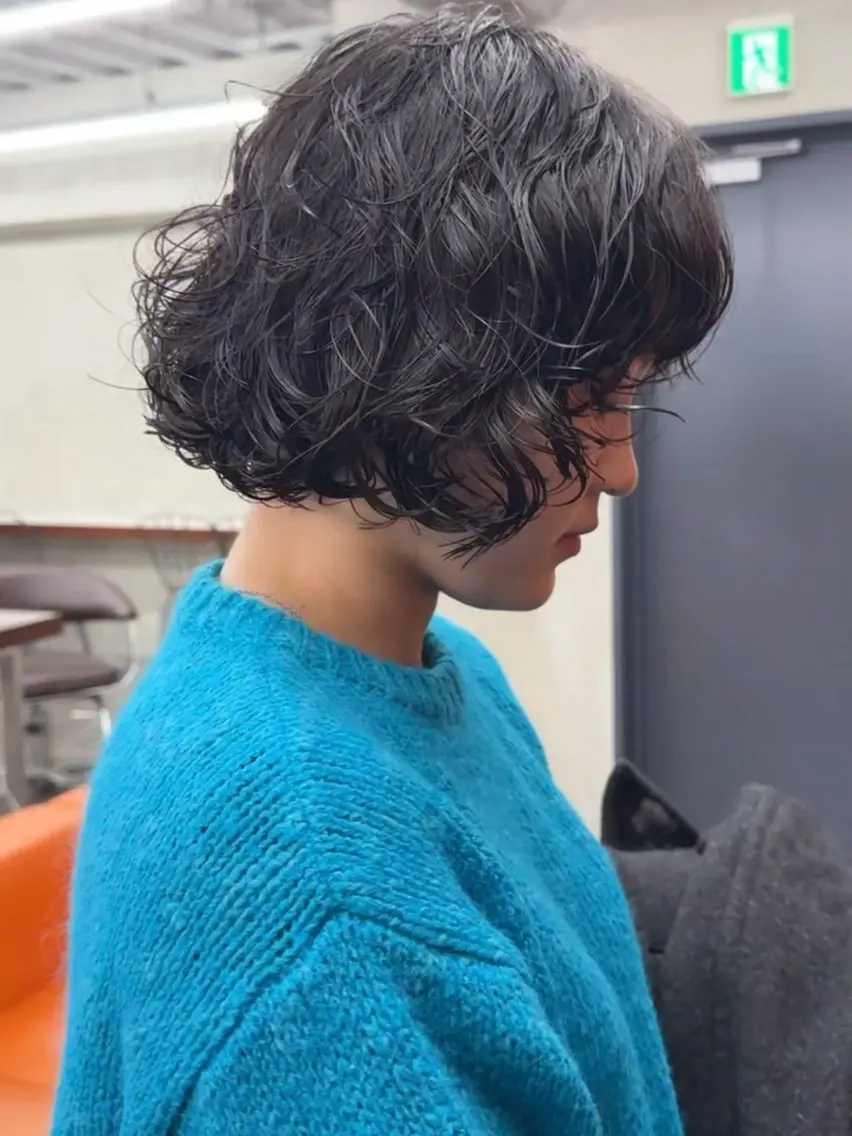 ミディアム パーマ 鎌田健 センターパート/渋谷のヘアスタイル