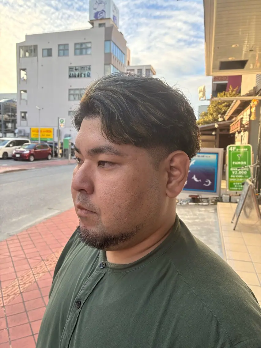 メンズ メンズハイライト カット ヘアカラー 浦添 あらさきのヘアスタイル