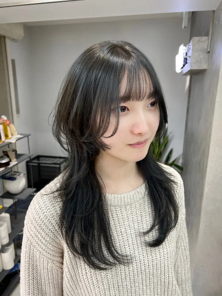 ミディアム カラー レイヤーカット カット ヘアカラー トリートメント ウルフ🤍渋谷 🤍Mizukiのヘアスタイル