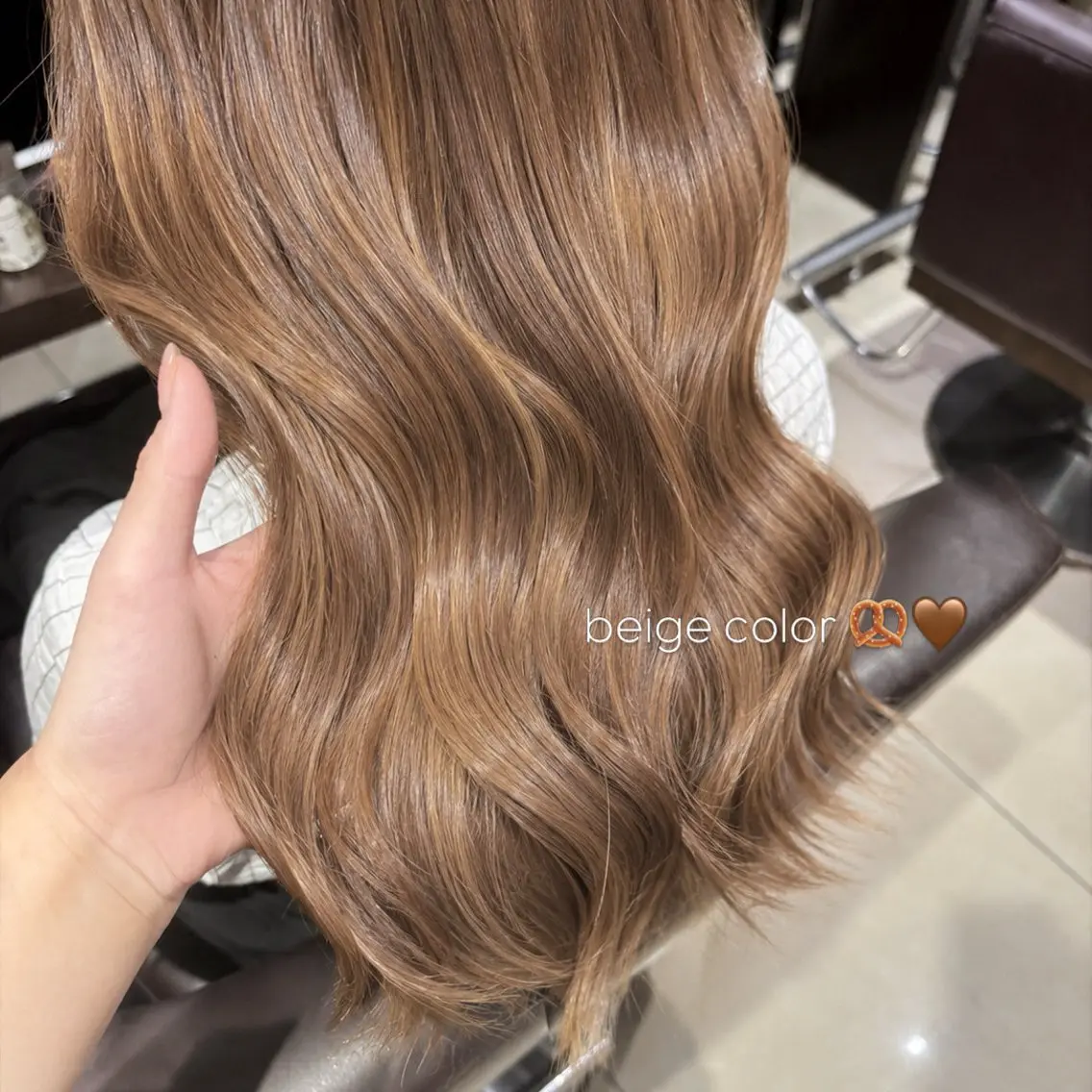 セミロング カット ヘアカラー トリートメント 艶カラー|束感マツエ ク|airi۫ ꣑ৎのマツエク・マツパデザイン