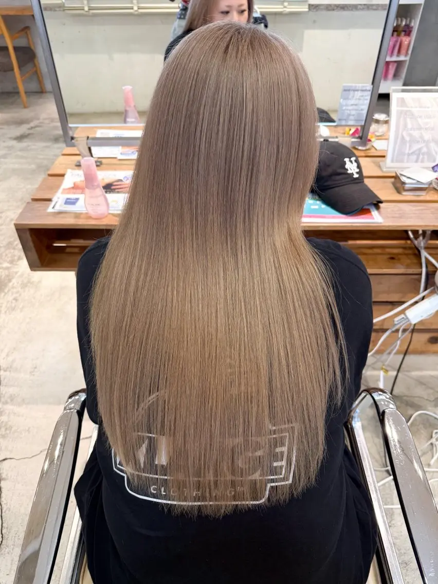 ロング カラー ブリーチ mellowman 【メロウマン】のヘアスタイル