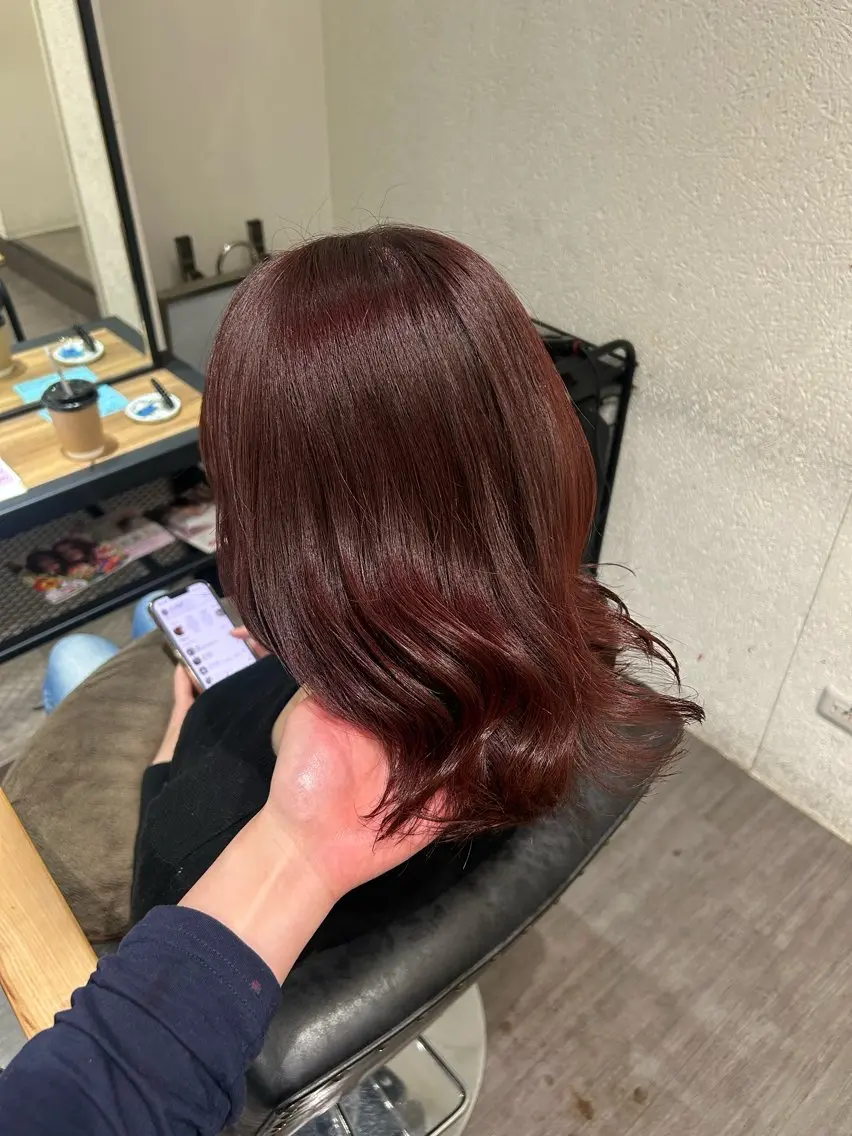 ミディアム カラー ヘアアレンジ ブラウンカラー レッドカラー レッドブラウン ヘアカラー トリートメント cocotte 💟草間紫音💟のヘアスタイル