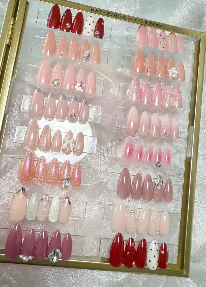ネイル ゴールド ハンドネイル Nail&Spa émuのネイルデザイン