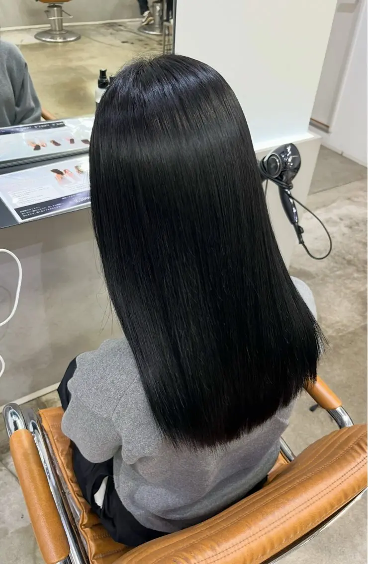 カラー 黒髪 ブルーカラー ブルーブラック 透明感カラー ヘアカラー 遠峯 海晴のヘアスタイル
