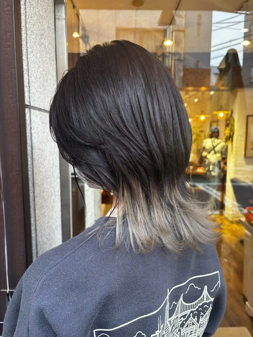 セミロング 小西 綾乃のヘアスタイル