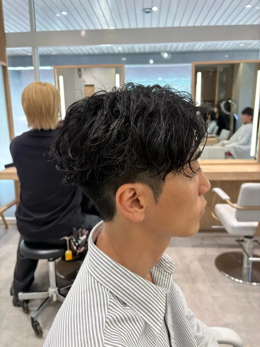 パーマ メンズ 縮毛矯正特化💎& 透明感カラー✨レオのヘアスタイル