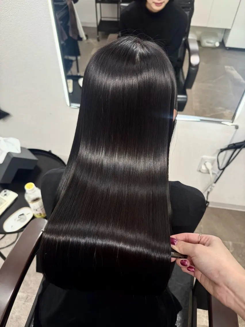 ロング 縮毛矯正 トリートメント 🫧艶髪🪽 Karinのヘアスタイル