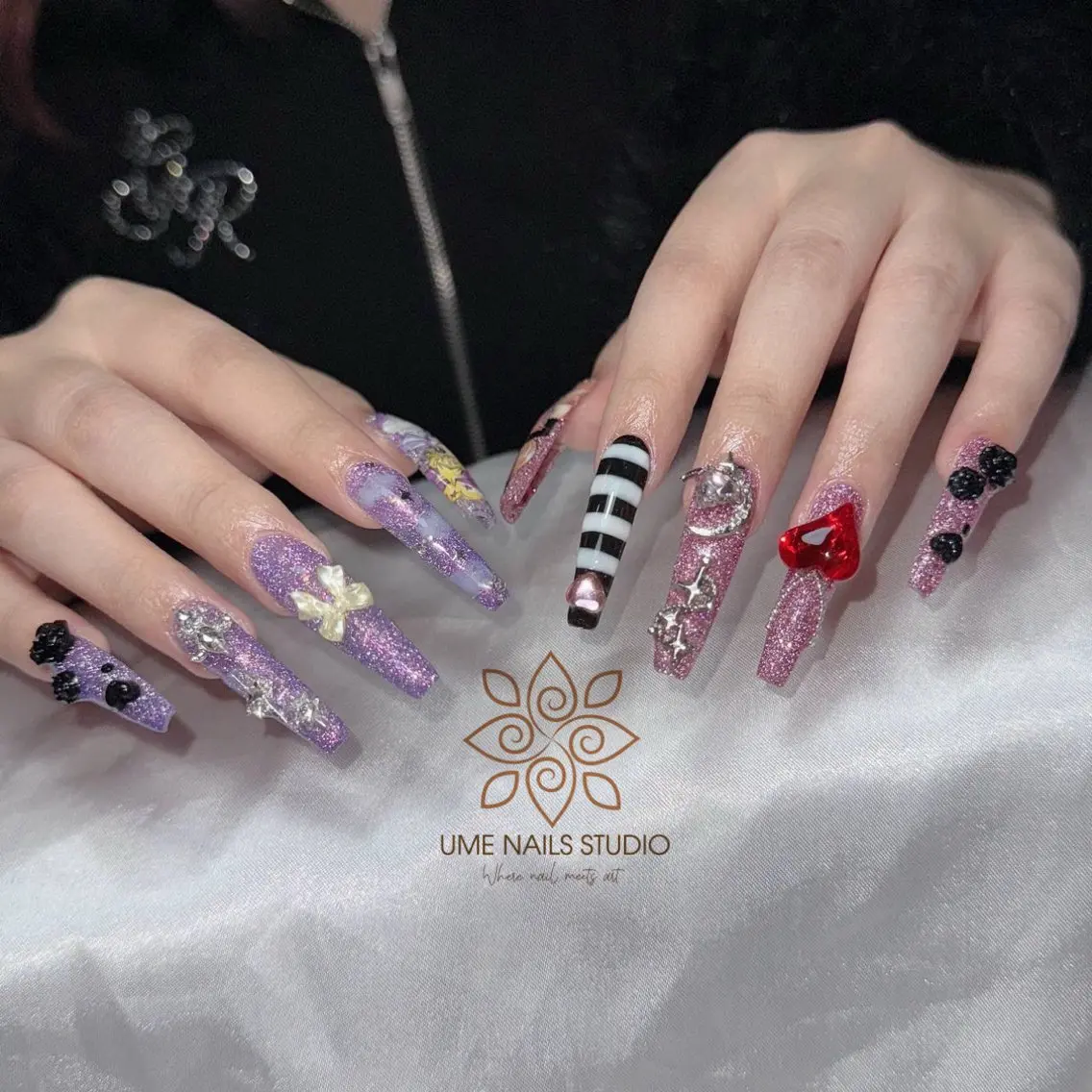 ネイル チークネイル クリアネイル ガーリー キラキラネイル 韓国ネイル Ume Nail Studioのネイルデザイン