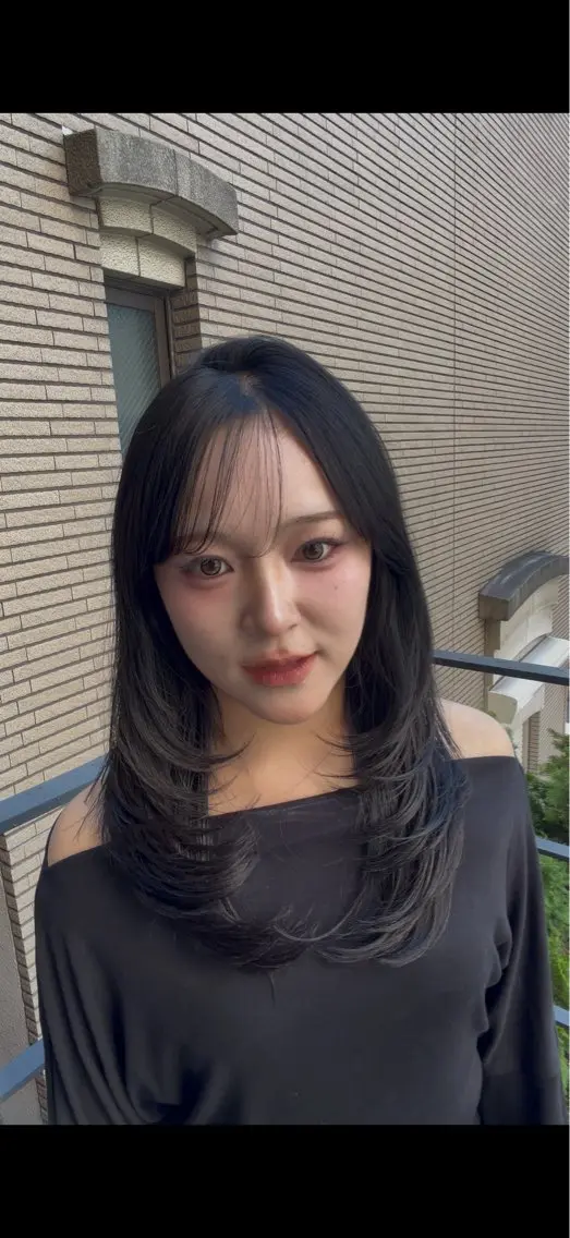 ロング 真下 瑞歩のヘアスタイル