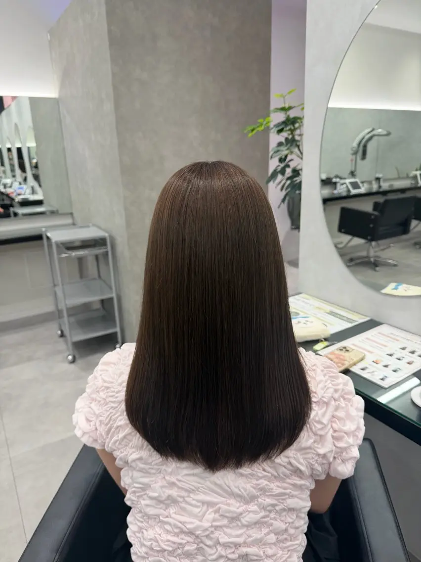 セミロング カット ヘアカラー メイク指名NO1りこ レイヤーカットのヘアスタイル