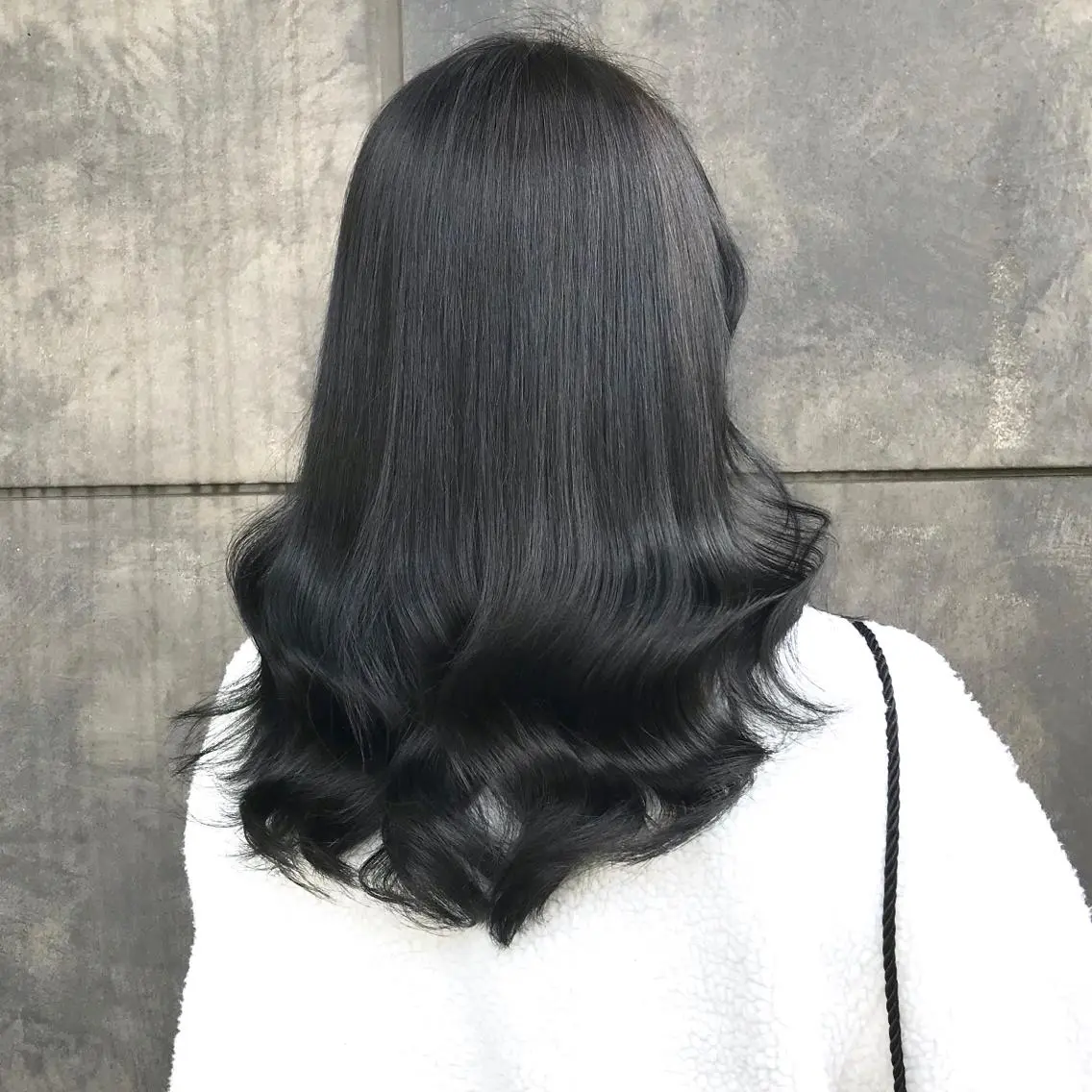 ロング カラー 黒髪 ブリーチ ブルーカラー ブルーブラック ヨシンモリ K-POP好き美容師 🇰🇷Kai.Yのヘアスタイル