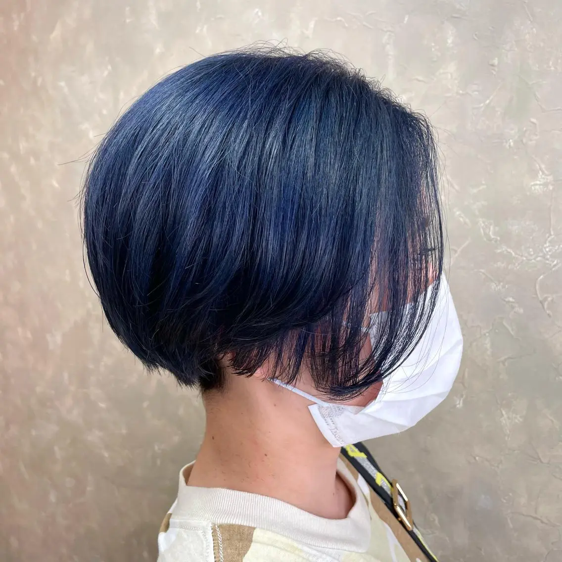 ショート カラー ブリーチ ブルーカラー ケアブリーチ ネイビーカラー カット ヘアカラー 有田裕真 【ブリーチカラー】のヘアスタイル