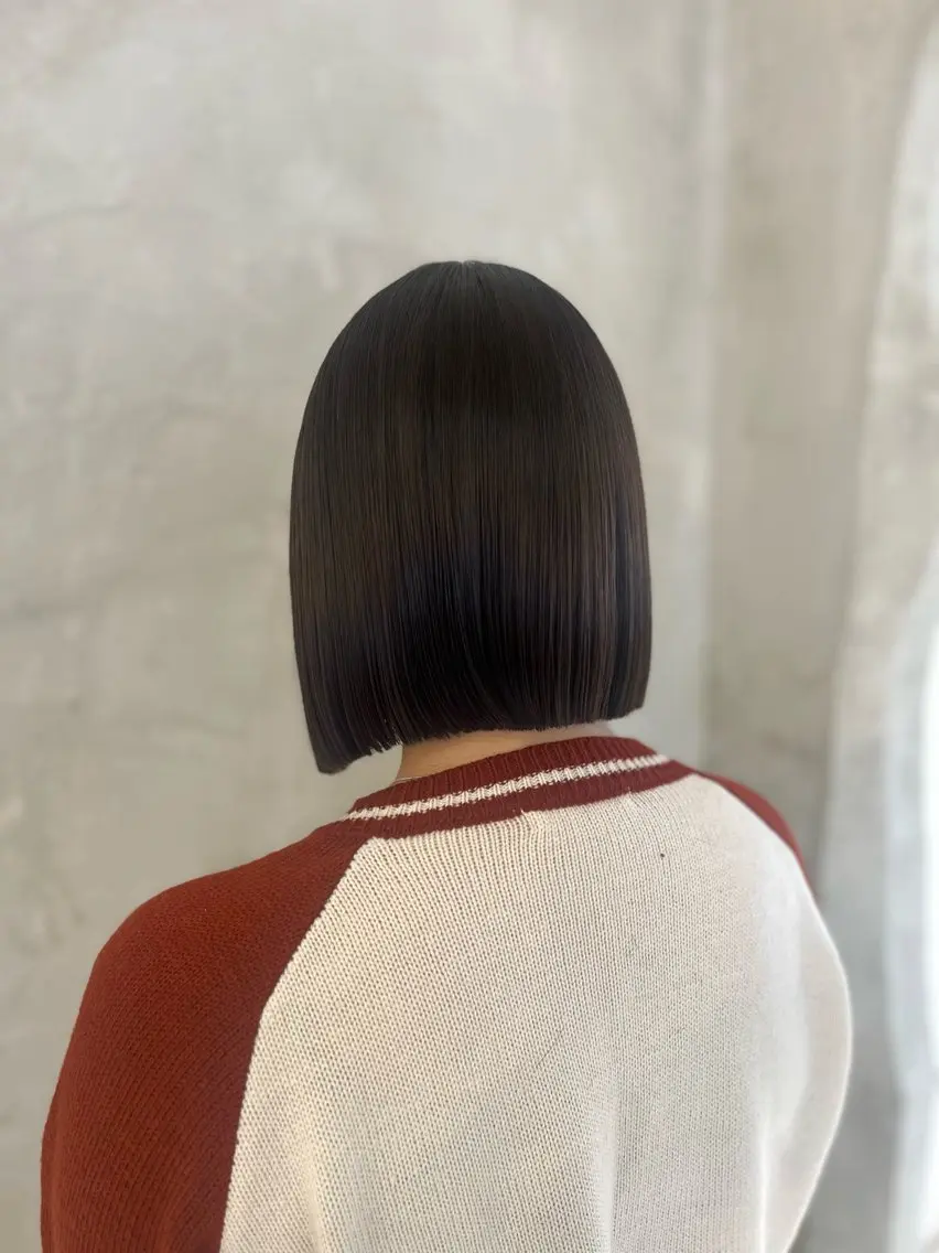 ミディアム カット 縮毛矯正 トリートメント 切りっぱなしボブ/ 艶カラー/綾莉のヘアスタイル