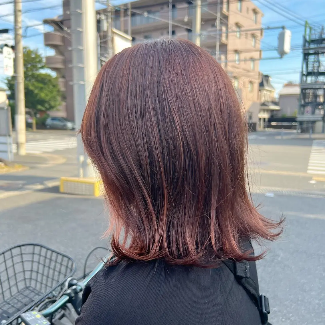 ミディアム ピンクブラウン 外ハネヘア カット ヘアカラー しんた ようのヘアスタイル