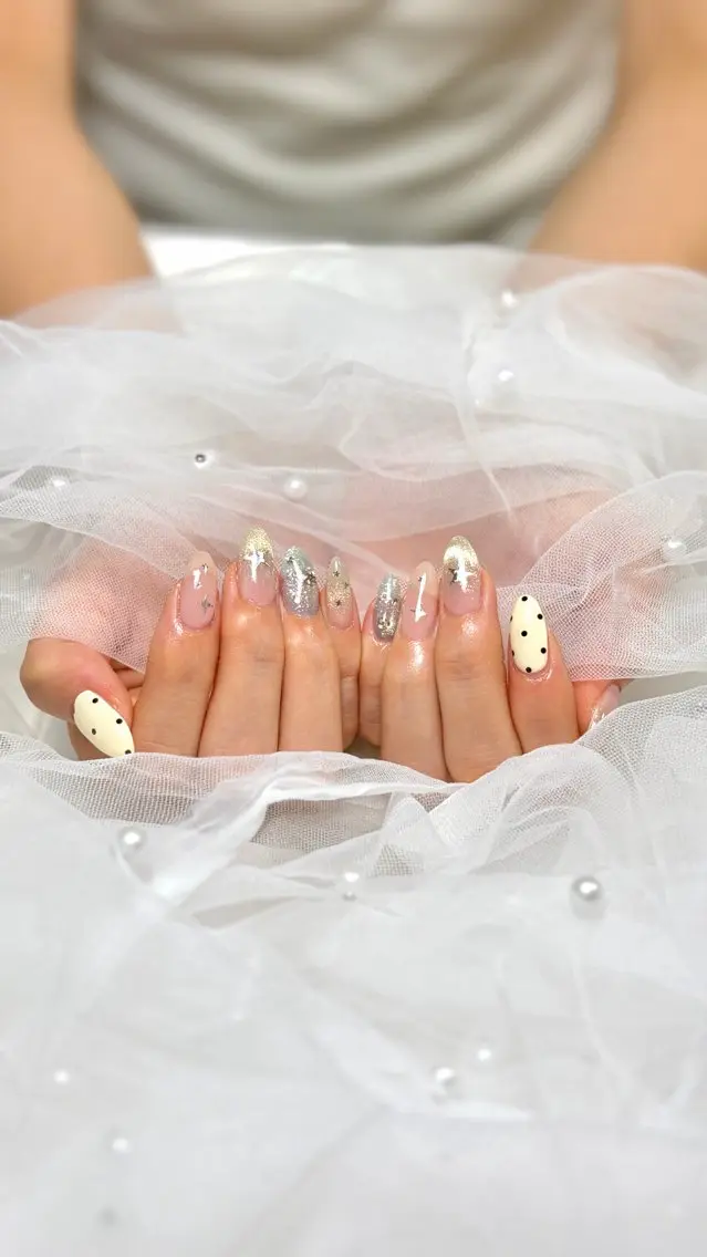 ネイル キラキラネイル ワンホンネイル ハンドネイル hitomi 🎀所沢ネイルサロンのネイルデザイン
