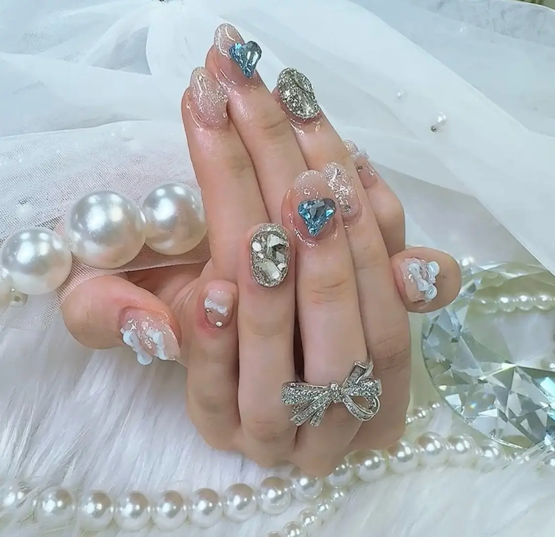 ネイル アートネイル フットネイル フレンチネイル ガラスフレンチ ハート Queeens nailのネイルデザイン