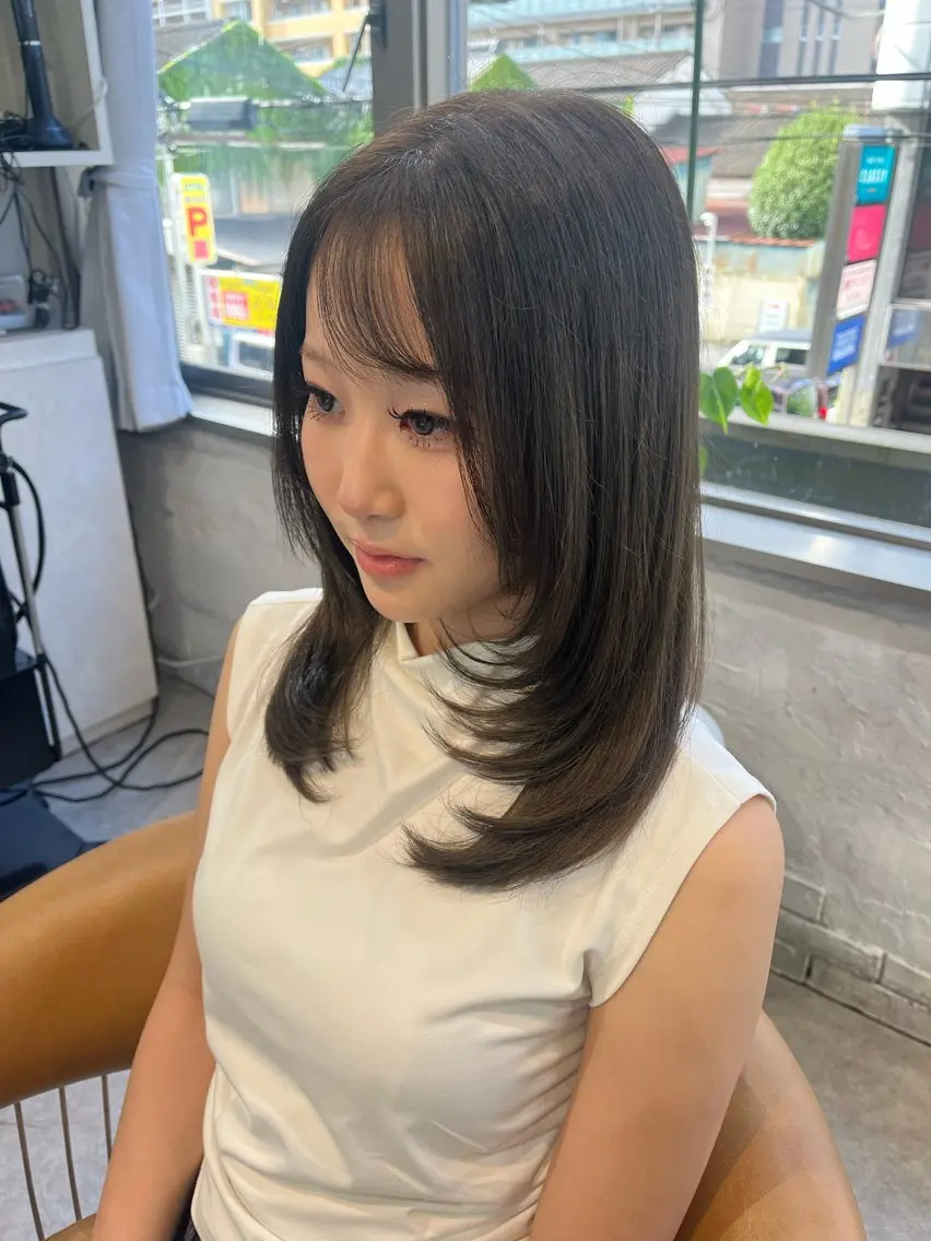 セミロング カット うしだ かおるのヘアスタイル