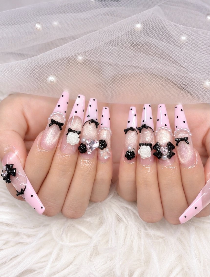 ネイル アートネイル オーロラネイル チークネイル 長さ出し フットネイル ハンドネイル Chan nailsのネイルデザイン