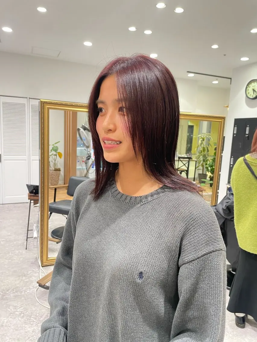ミディアム カラー ヘアカラー 矯正パーマ、ベージュ ボブカット🫧のヘアスタイル