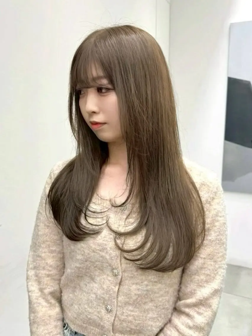 ロング ヘアカラー 井上 陽向のヘアスタイル