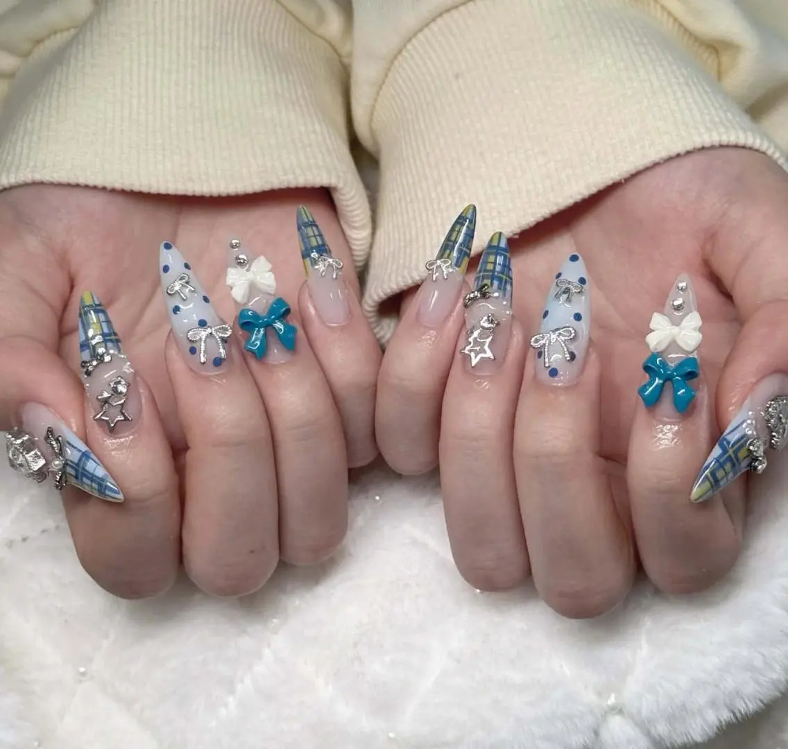 ネイル オーロラネイル ブルー チークネイル フットネイル フレンチネイル ハンドネイル RIRI 池袋のネイルデザイン
