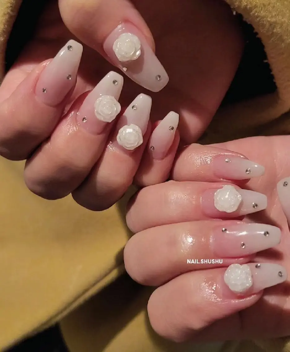 ネイル 持ち込み ニュアンスネイル ワンカラーネイル シンプルネイル 春ネイル ハンドネイル 3dパーツ/流行り 👧shushu❤️のネイルデザイン