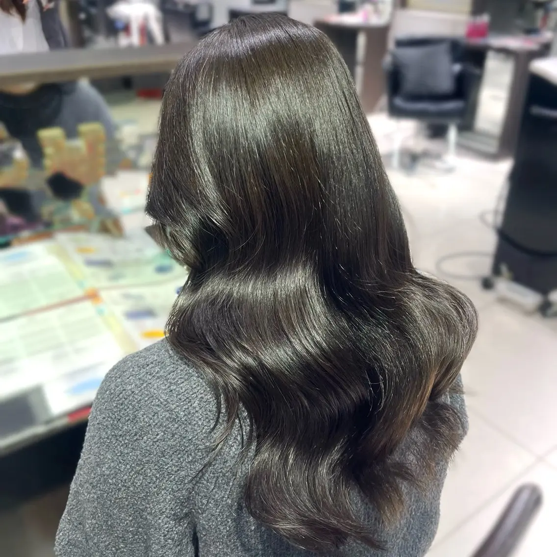 ロング レイヤー×艶髪🤎. 𝜗𝜚hitomiのヘアスタイル