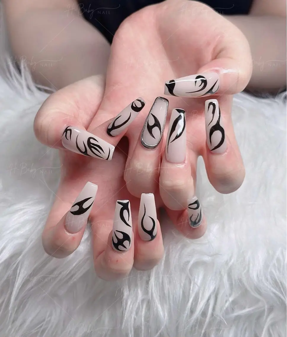 ネイル フレンチネイル ジェルネイル ガラスフレンチ ハロウィン ハート H.baby Nail Salonのネイルデザイン