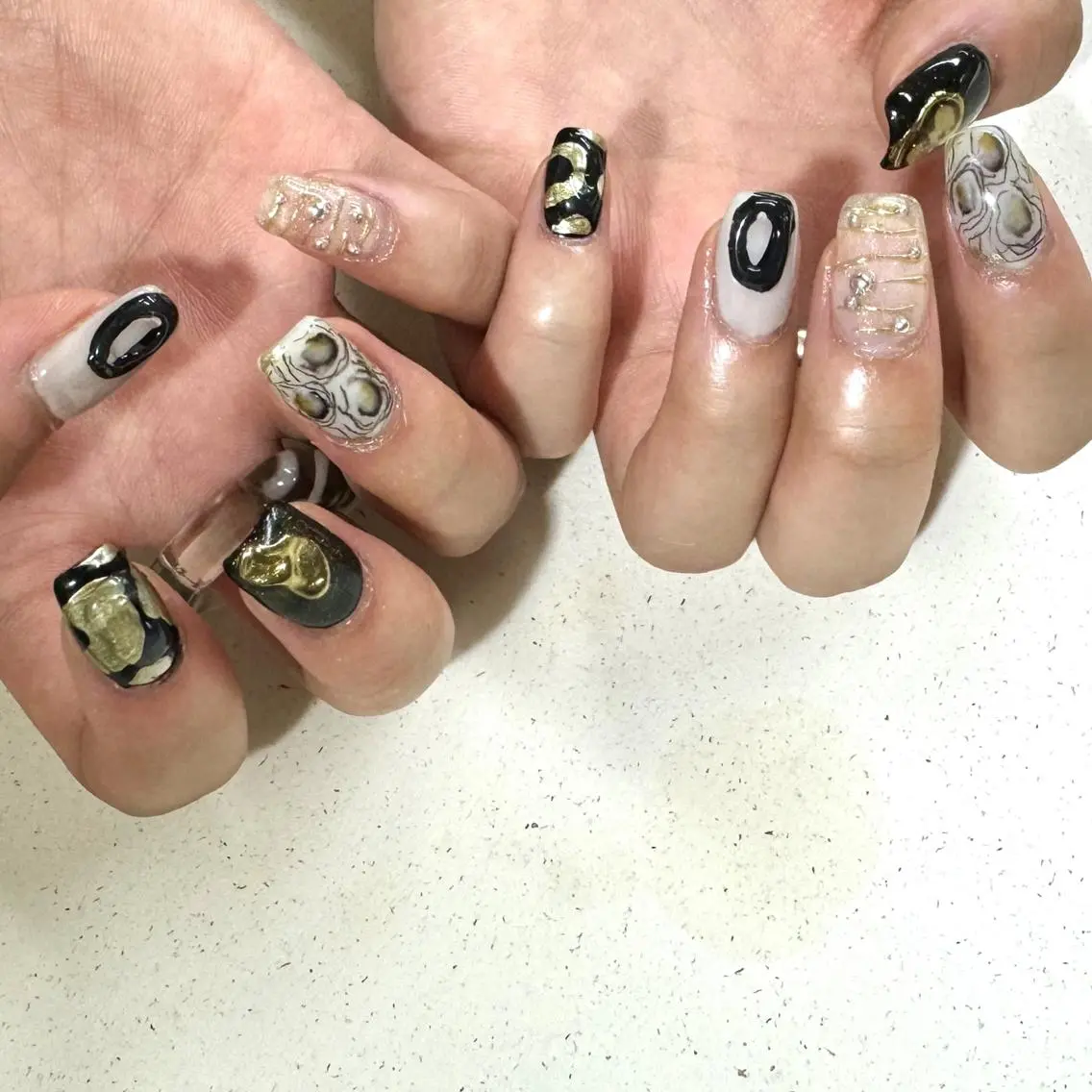 ネイル ジェルネイル 韓国ネイル ミラーネイル ニュアンスネイル ぷっくりネイル nailstudio eviz新宿店のネイルデザイン