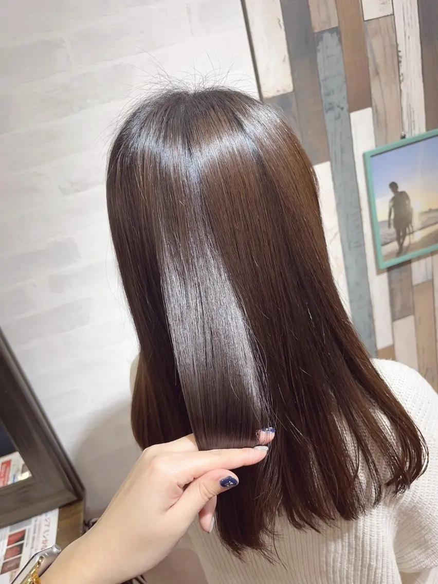 セミロング 大澤 唯のヘアスタイル