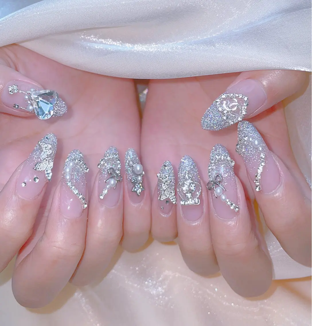 ネイル ハンドネイル 💅ネイル✨ プリンセスのネイルデザイン