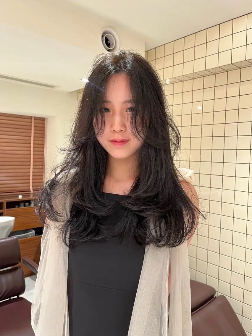 ロング カラー グレージュ オリーブグレージュ オリーブグレー レイヤーカット ヘアセット🎀パーマ Tsubasaのヘアスタイル