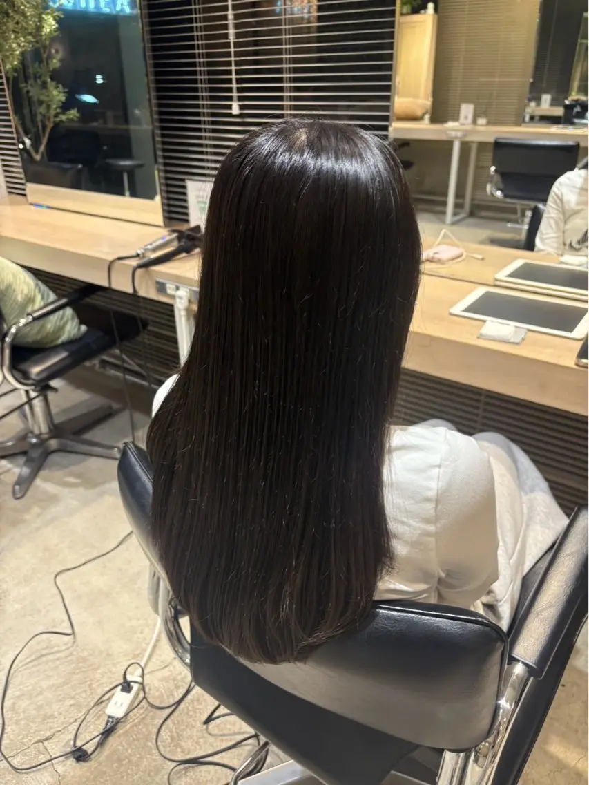 セミロング 本荘 波音のヘアスタイル