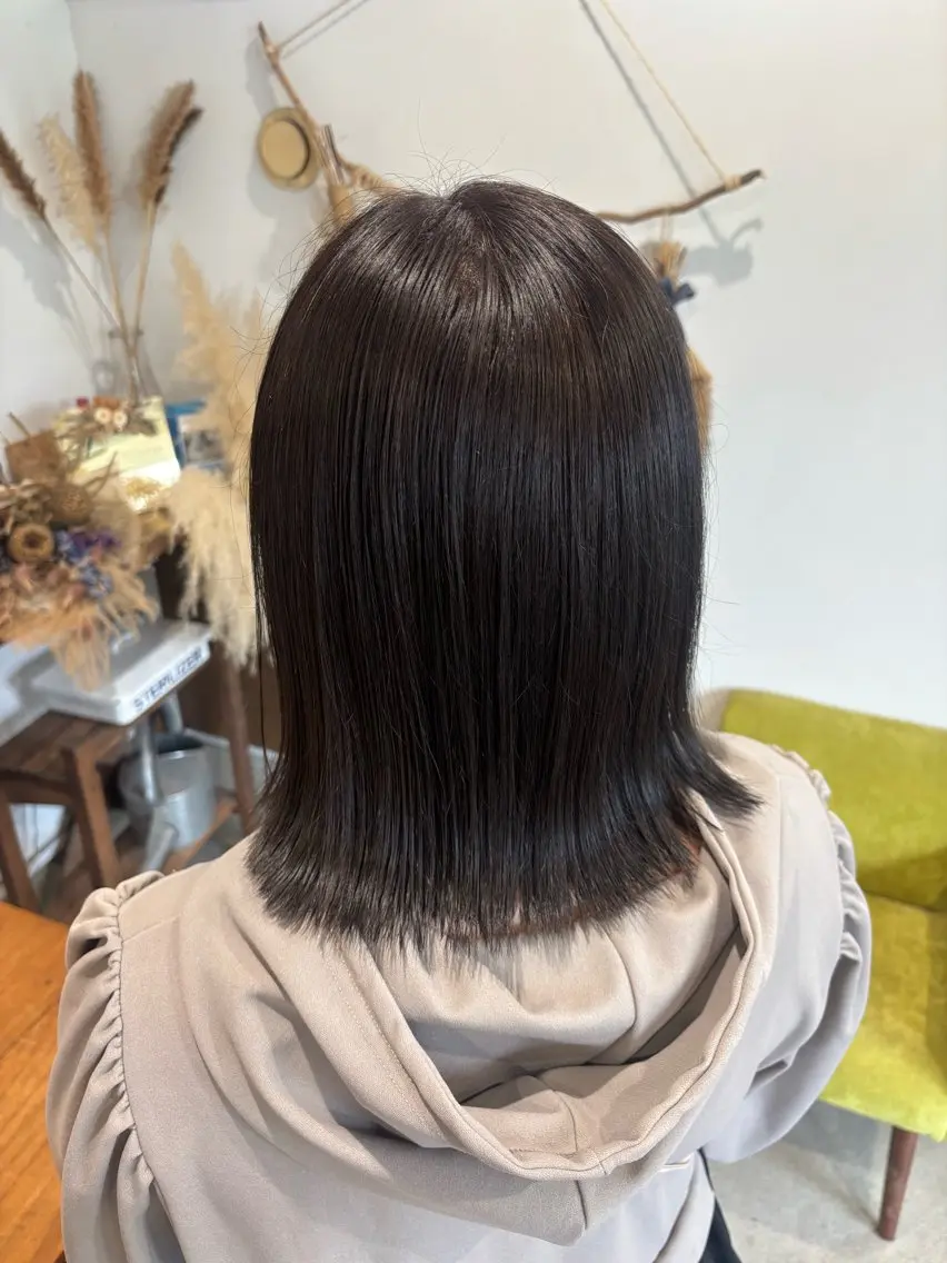 ショートカットまたは15cm以上切らせていただける方限定【レディースカットのみ】の写真